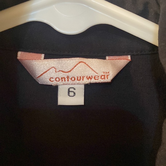 Contourwear vest with zip pocket on the back size 6 - Picture 3 of 6